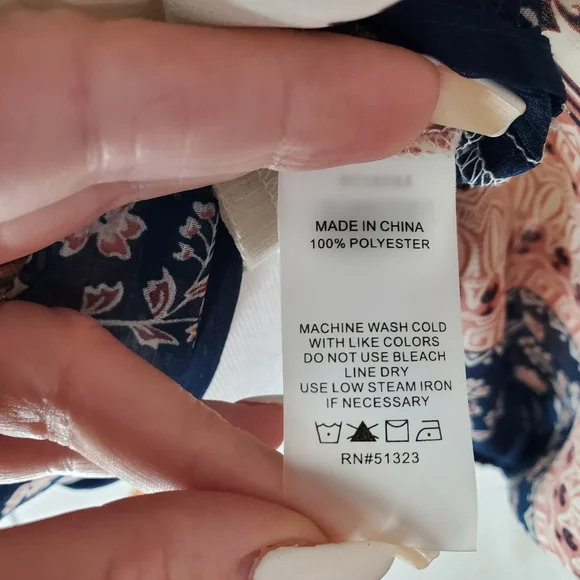 Vince Camuto Beige Cream Boho Paisley Semi Sheer Tie V-Neck Blouse SZ M - Picture 11 of 15